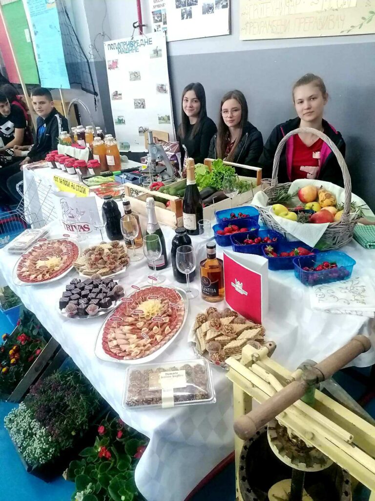 Ученици прехрамбених прерађивача на часу њемачког језика