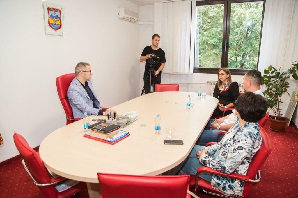 Подршка начелника општине матурантима