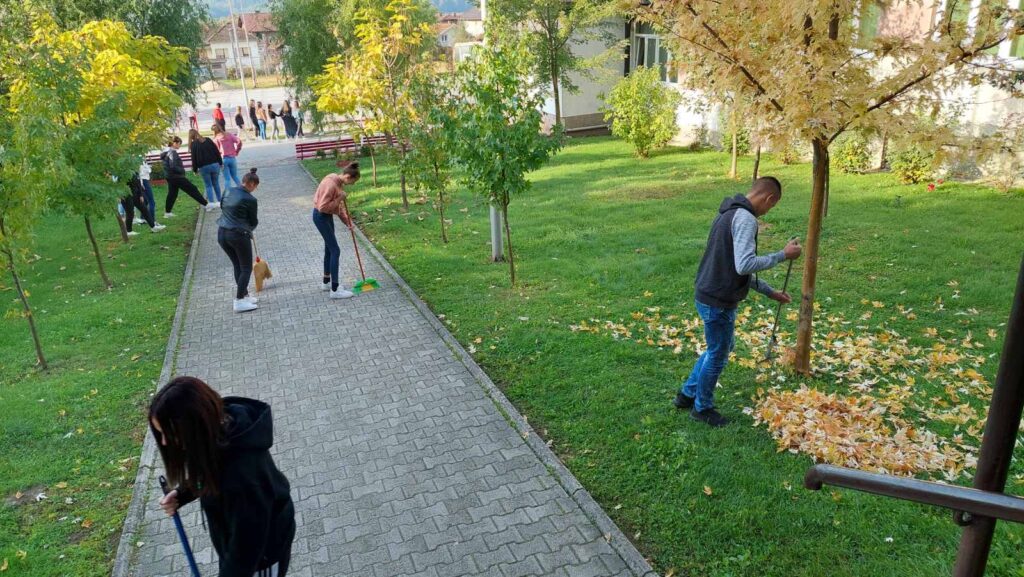 Уређење школског дворишта