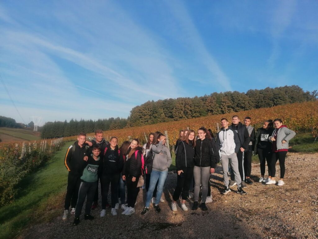 Практична настава. Посјете винарији Фазан и ергели Вучијак. Донација Практична настава. Посјете винарији Фазан и ергели Вучијак. Донација