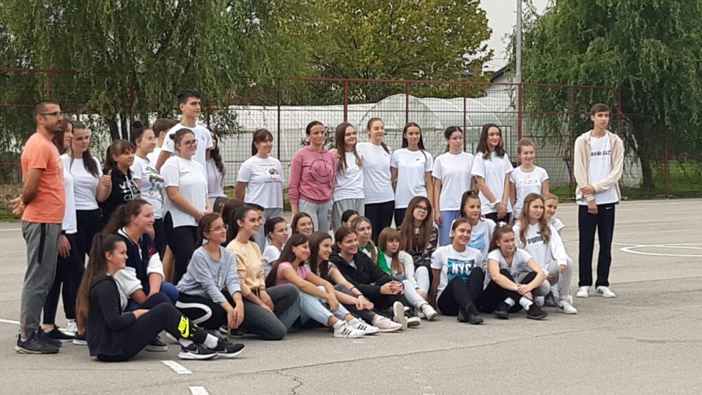 Прњавор у колу – дјеца у колу Прњавор у колу – дјеца у колу