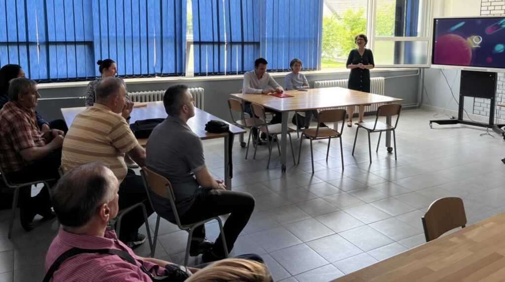 Одржан састанак представника школе, градске управе и привредних субјеката у циљу унапређења сарадње и дуалног образовања