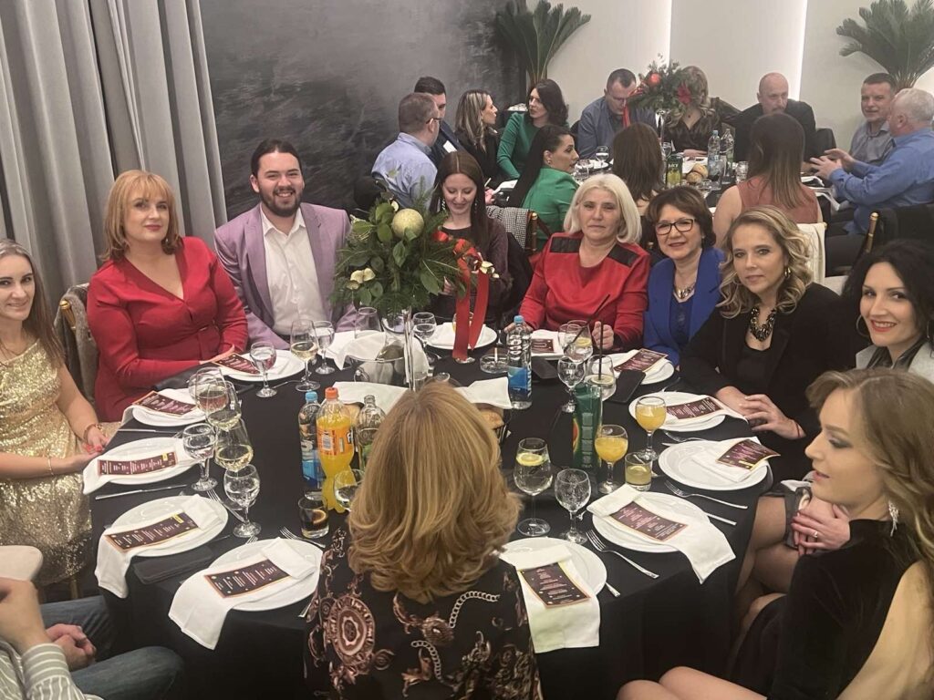 Дружење поводом завршетка првог полугодишта Дружење поводом завршетка првог полугодишта