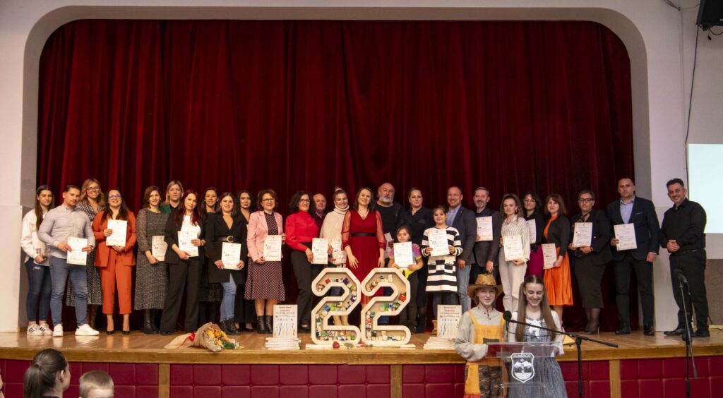 ЗАХВАЛНИЦА ДРАМСКЕ СЦЕНЕ СПКД “ПРОСВЈЕТА” ПРЊАВОР