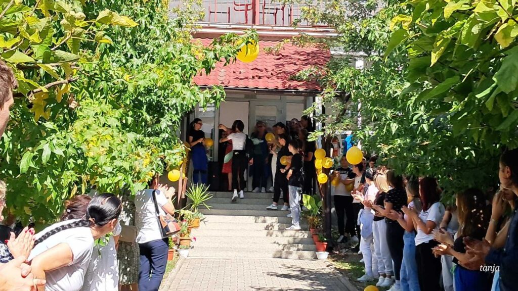 Топао дочек за европску шампионку Јелену у њеној школи