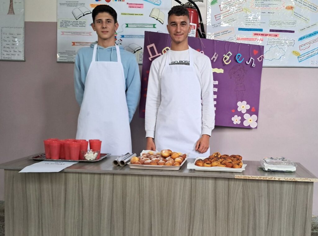 СВАКИ КОЛАЧИЋ БЛИЖЕ МАТУРСКОЈ ЕКСКУРЗИЈИ