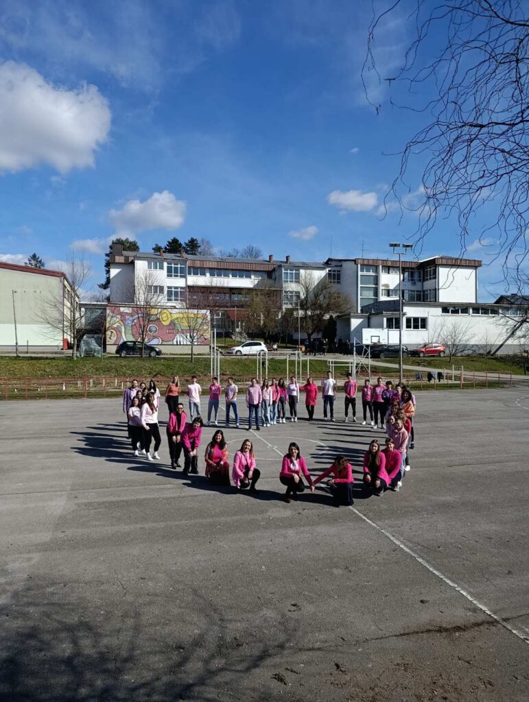 Дан ружичастих мајица – срцем против насиља