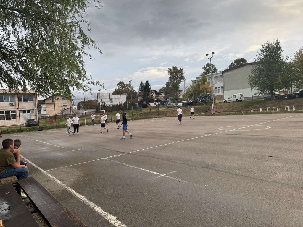 Пријатељска утакмица која спаја поводом Дјечије недјеље. Развијање тимског и такмичарског духа