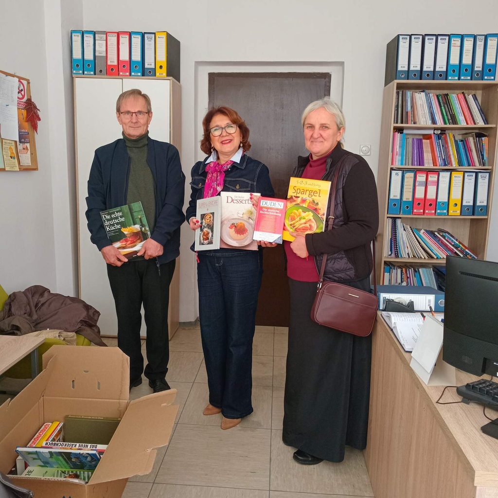 Књига, најљепши поклон ђаку📚